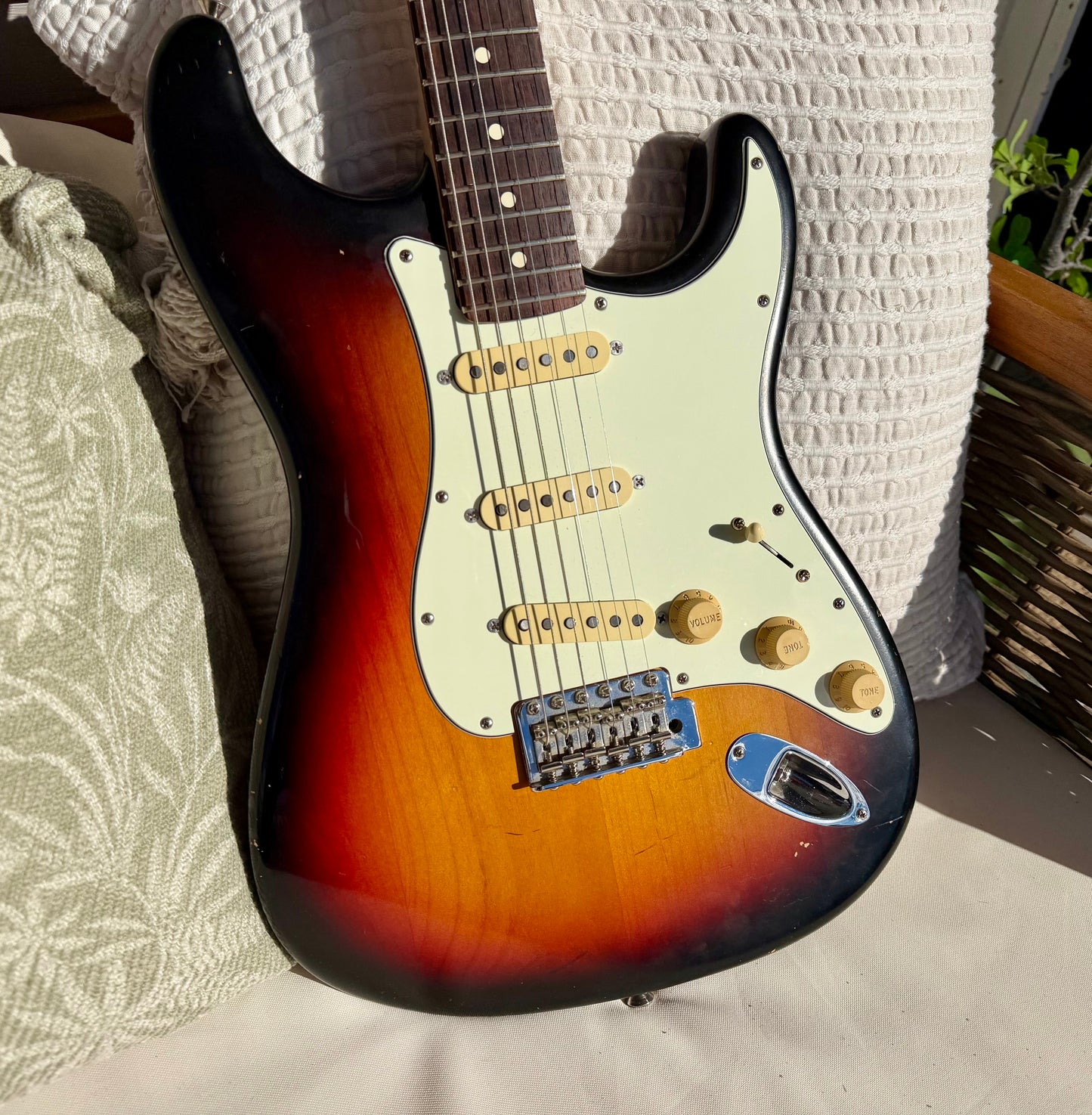 2006 Fender Highway One Stratocaster - 3-Color Sunburst