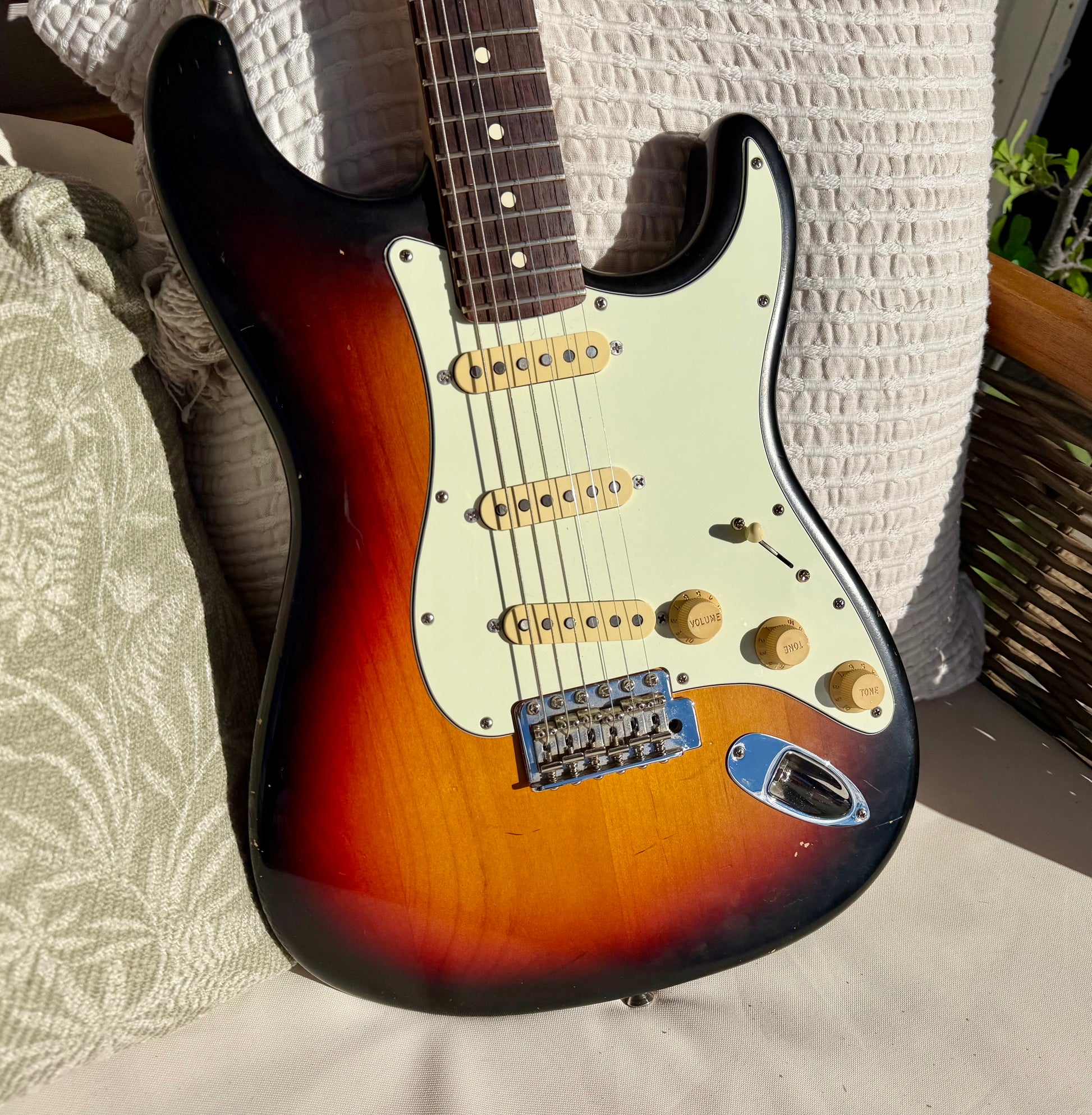 2006 Fender Highway One Stratocaster - 3-Color Sunburst