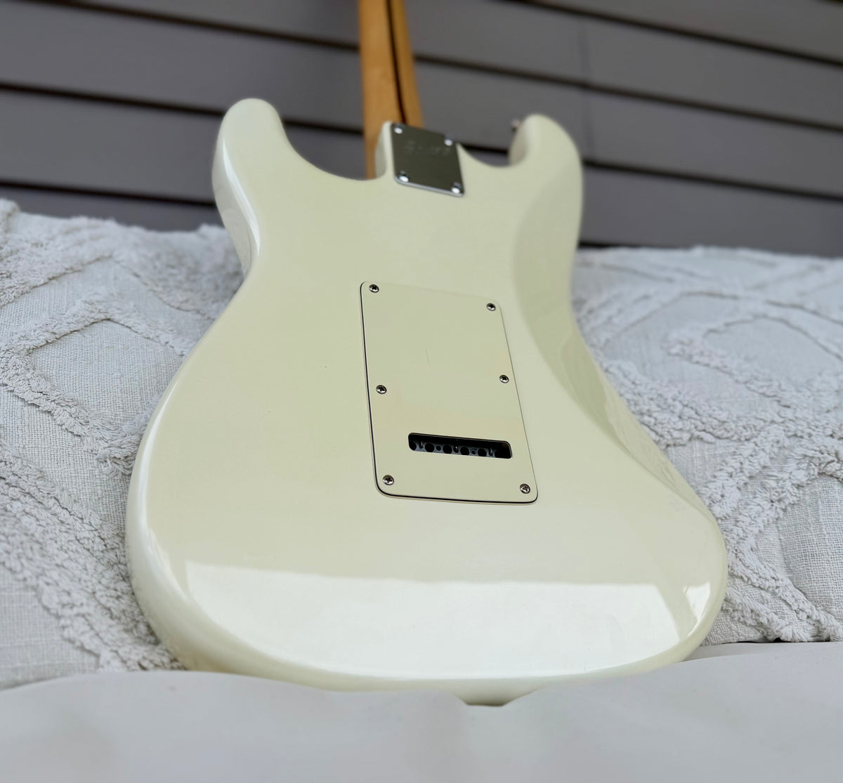 2007 Squier Deluxe Stratocaster - Pearl White Metallic, Duncan Designed Pickups