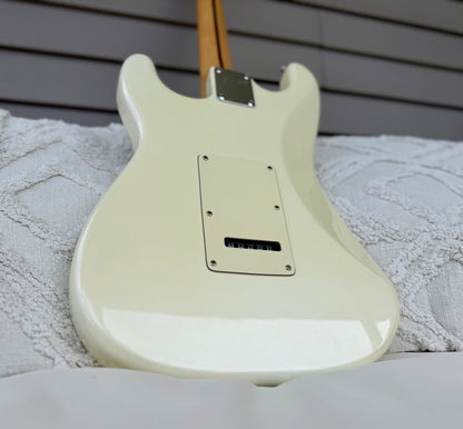 2007 Squier Deluxe Stratocaster - Pearl White Metallic, Duncan Designed Pickups