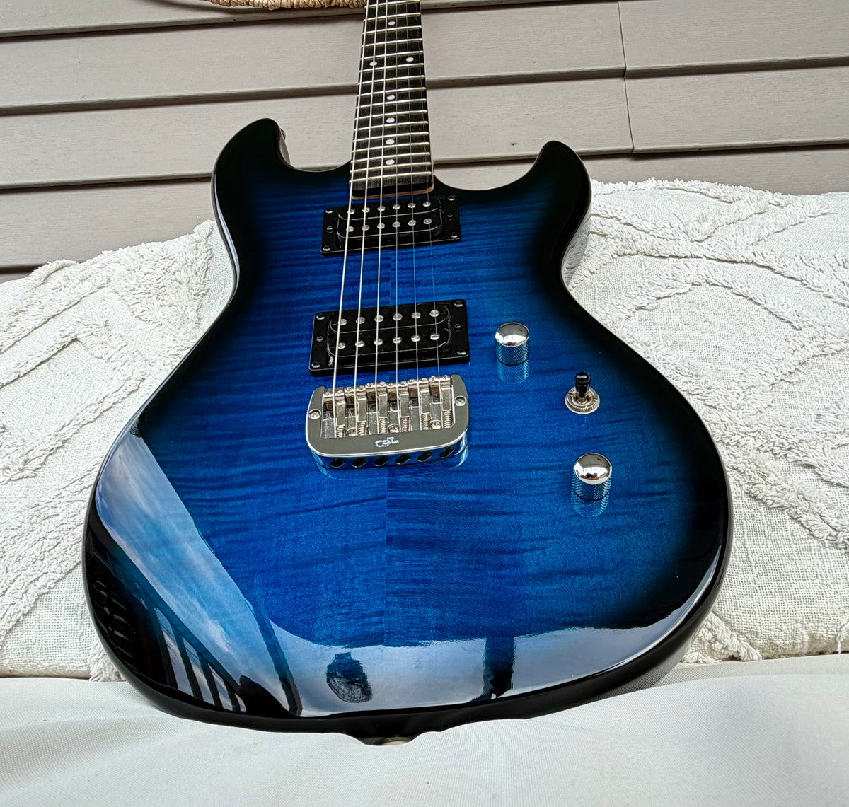 2014 G&L Tribute Jerry Cantrell Superhawk Deluxe - Blueburst, Ebony Fretboard