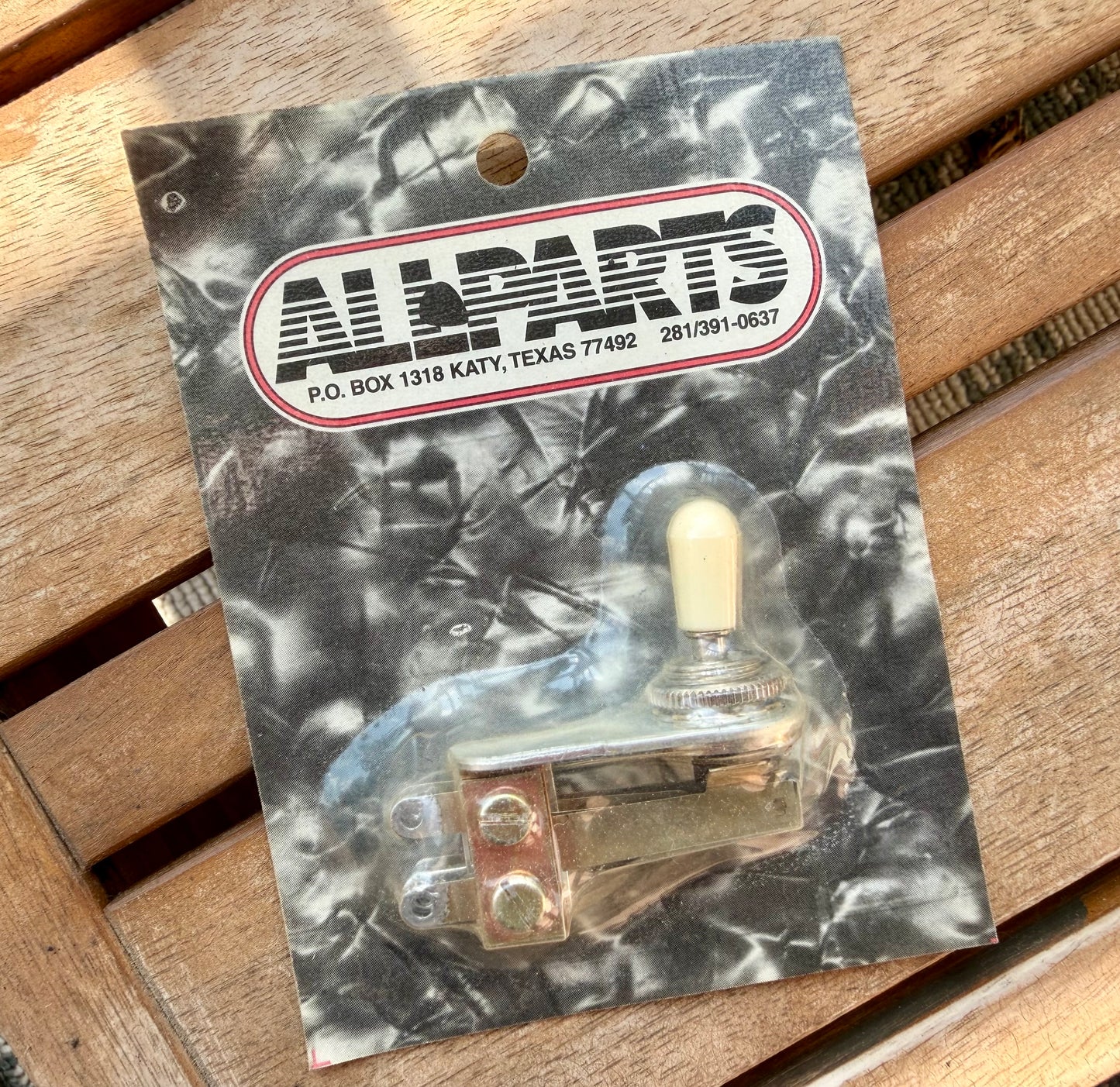 Allparts EP-4365-000 Switchcraft Right Angle Toggle—Free Shipping!