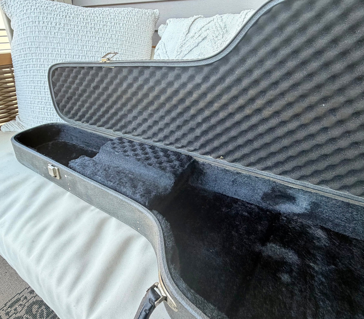 Vintage 1980's Ibanez Roadstar Hardshell Case Japan—Fits Stratocaster!