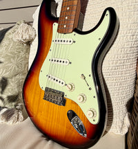 1998 Fender Classic Series '60s Stratocaster Rosewood 3-Color Sunburst—Equipped with Proper Passive