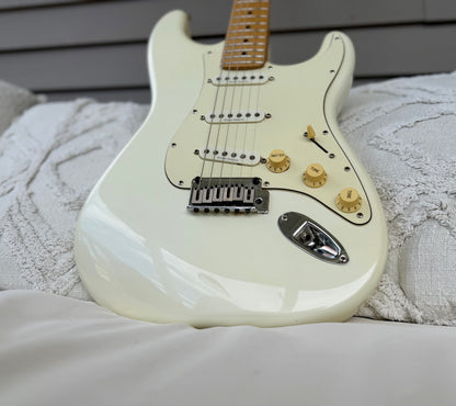 2007 Squier Deluxe Stratocaster - Pearl White Metallic, Duncan Designed Pickups