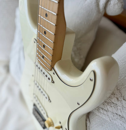 2007 Squier Deluxe Stratocaster - Pearl White Metallic, Duncan Designed Pickups