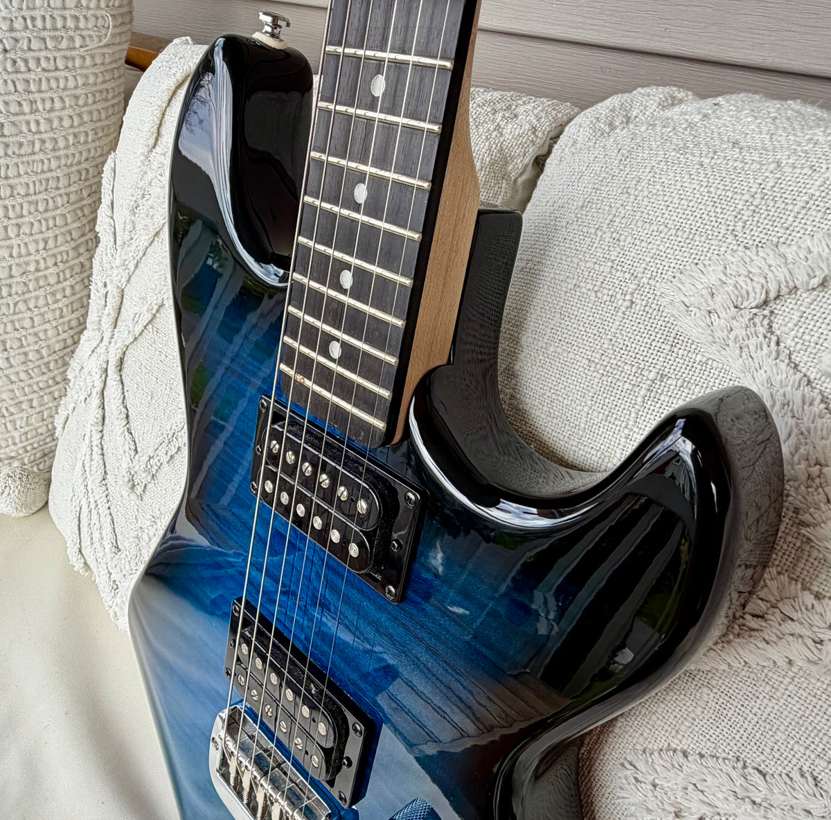 2014 G&L Tribute Jerry Cantrell Superhawk Deluxe - Blueburst, Ebony Fretboard