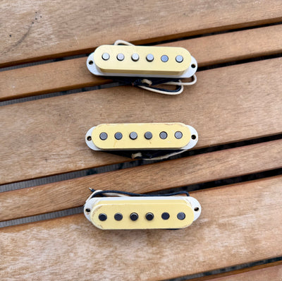 Proper Pickups "Froosh" Handwound Single Coil Stratocaster Pickup Set w/ Treble Bleed & PIO Capacitor—Vintage Pickup Covers