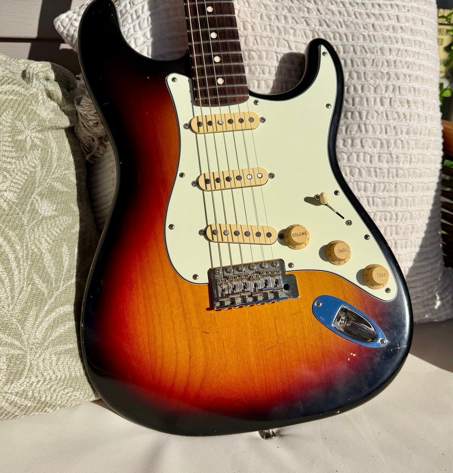2006 Fender Highway One Stratocaster - 3-Color Sunburst