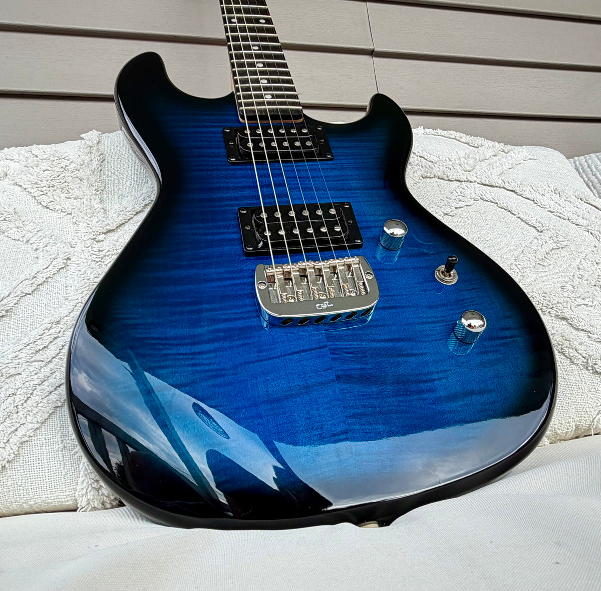 2014 G&L Tribute Jerry Cantrell Superhawk Deluxe - Blueburst, Ebony Fretboard
