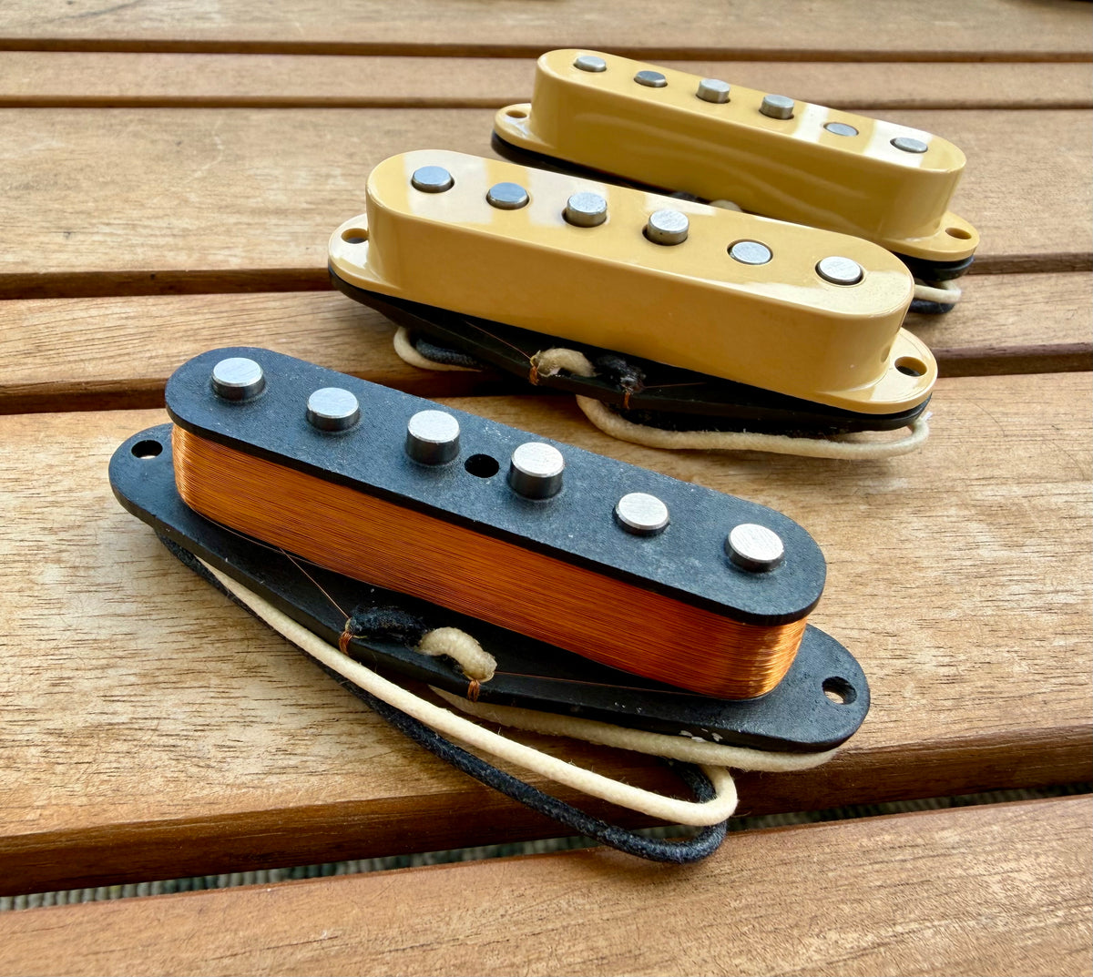 Proper Pickups "Froosh" Handwound Single Coil Stratocaster Pickup Set w/ Treble Bleed & PIO Capacitor—Aged White