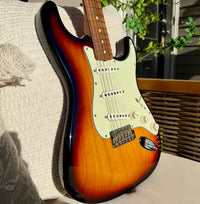 1998 Fender Classic Series '60s Stratocaster Rosewood 3-Color Sunburst—Equipped with Proper Passive