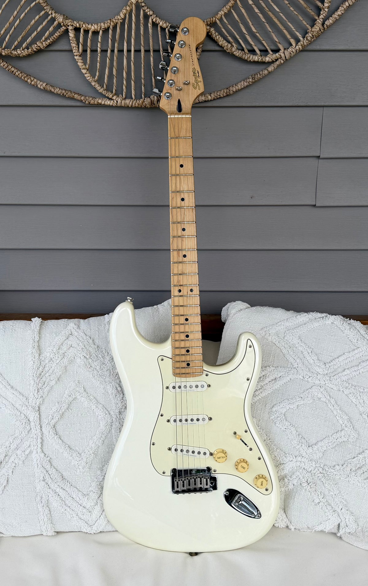 2007 Squier Deluxe Stratocaster - Pearl White Metallic, Duncan Designed Pickups