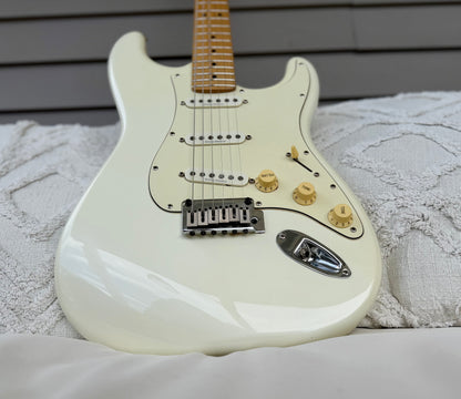 2007 Squier Deluxe Stratocaster - Pearl White Metallic, Duncan Designed Pickups