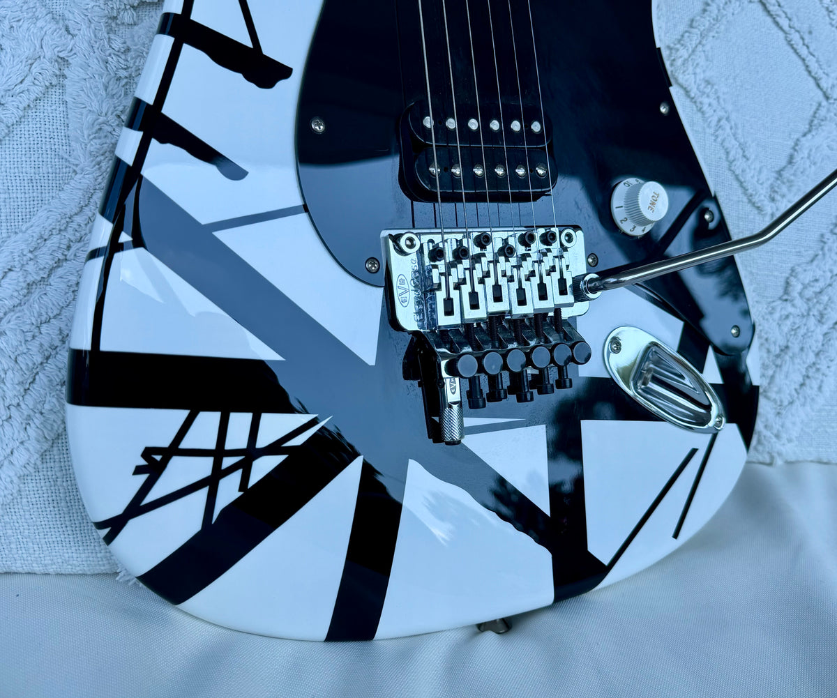 2014 EVH Striped Series Electric Guitar White with Black Stripes—Free Setup!