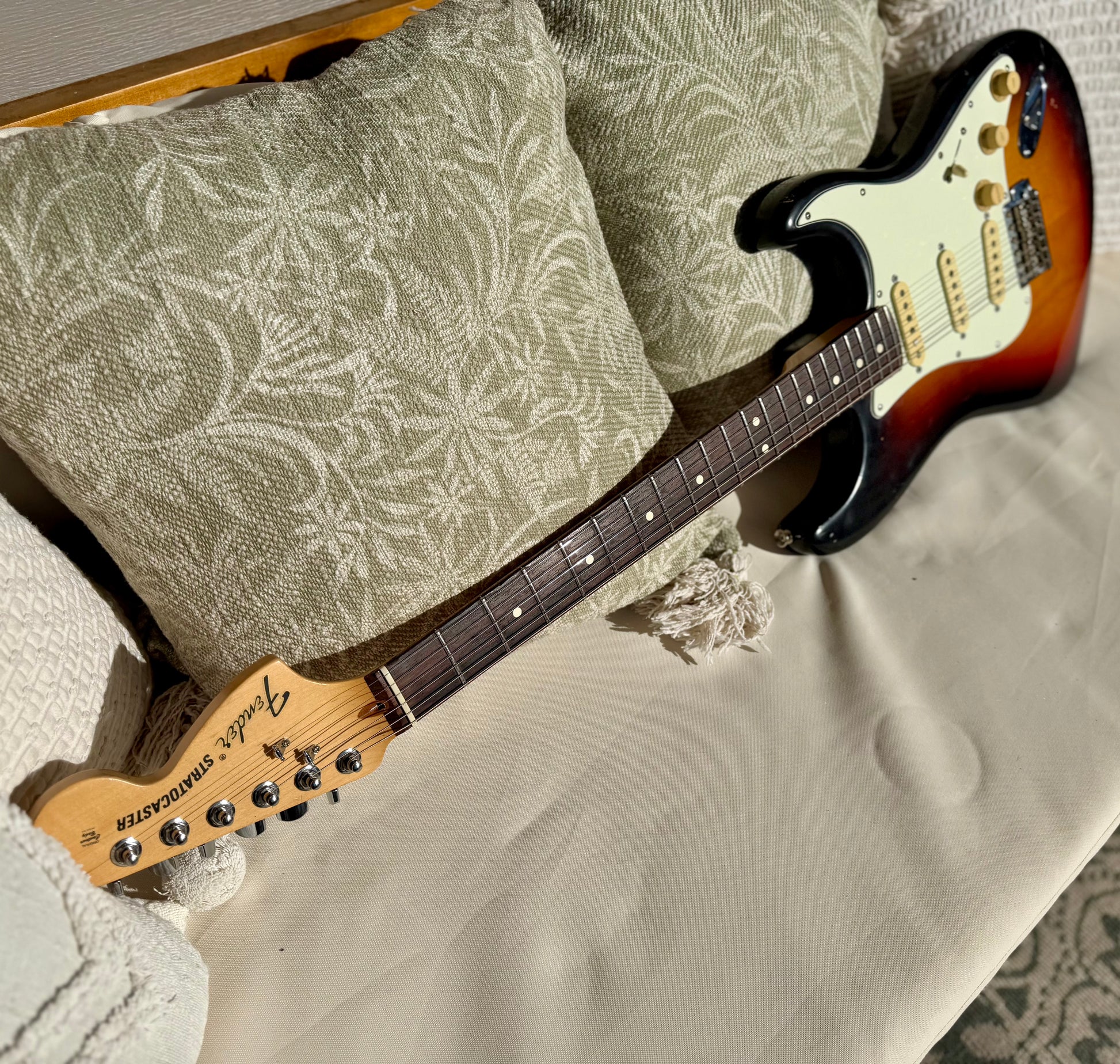 2006 Fender Highway One Stratocaster - 3-Color Sunburst