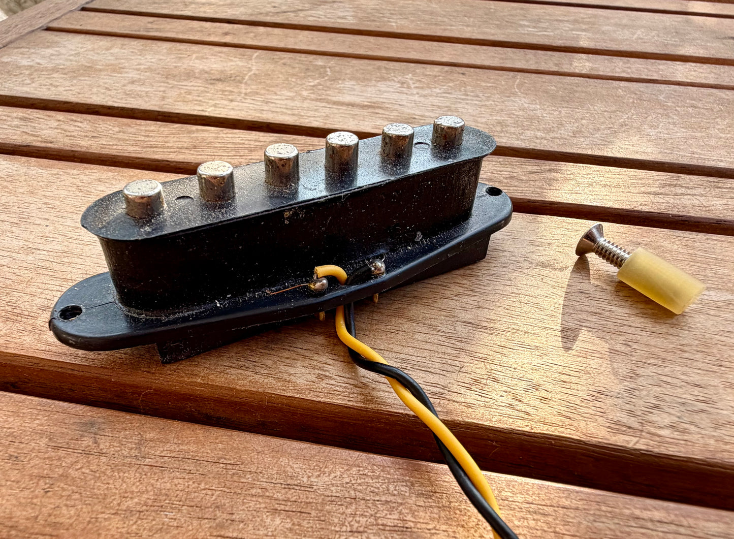 1989 Squier II Stratocaster Middle Pickup, 5.38k—Original Pickup Cover!