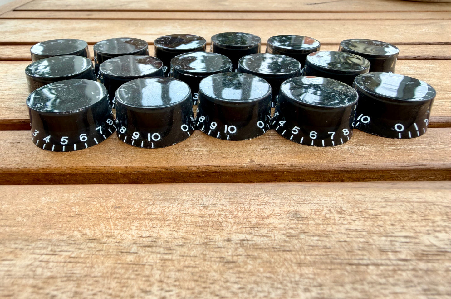 Lot of 16 Black 0-10 Speed Knobs 18-Spline Metric Epiphone Les Paul SG Style—NOS!