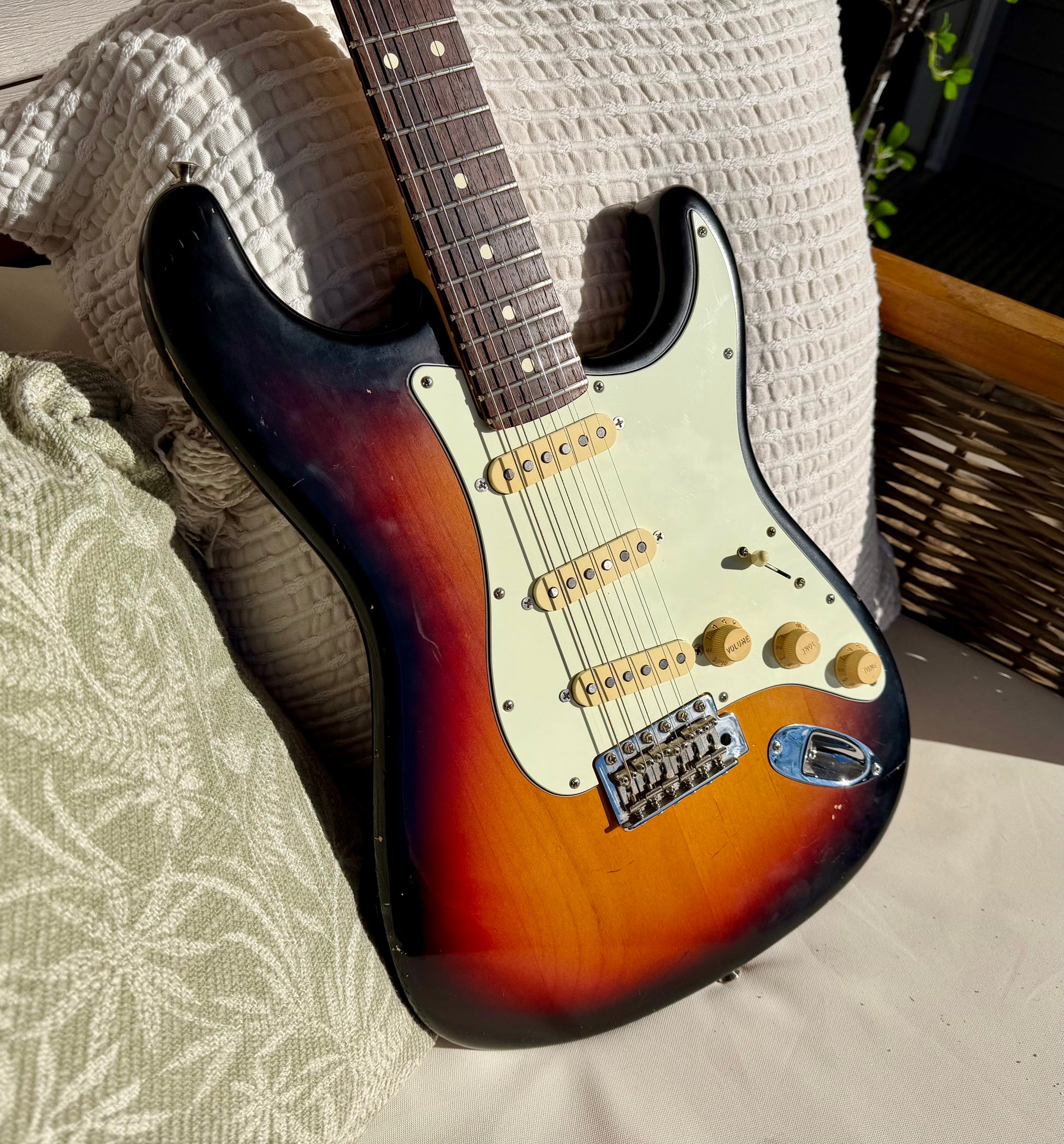 2006 Fender Highway One Stratocaster - 3-Color Sunburst