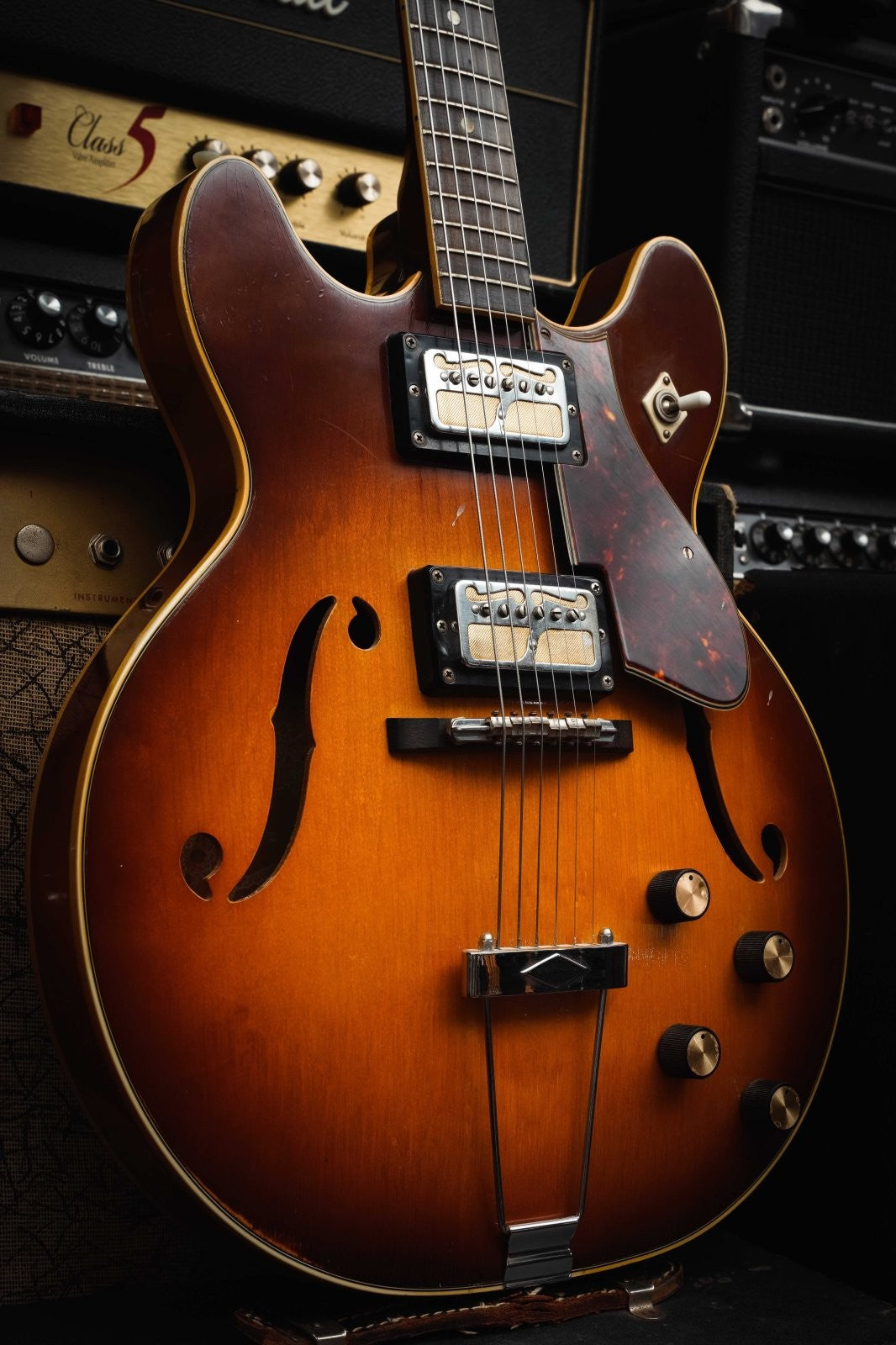 Hunt a Guitar